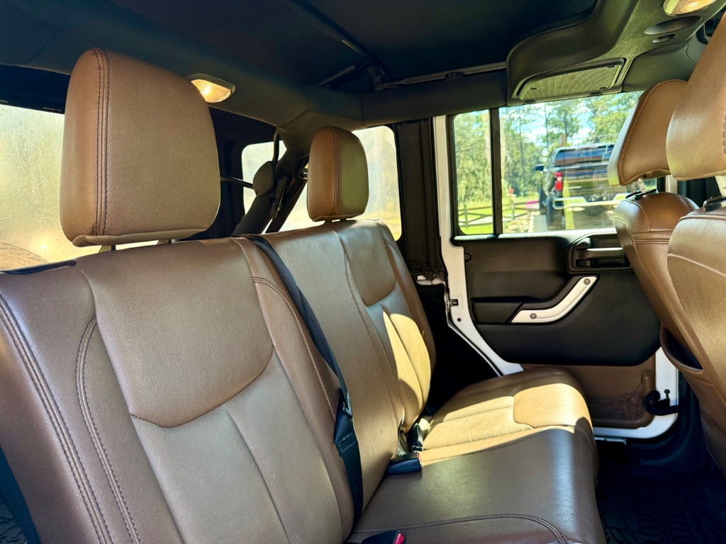 2016 Jeep Wrangler Unlimited Sahara - Photo 24