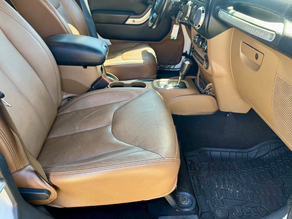 2016 Jeep Wrangler Unlimited Sahara - Photo 28