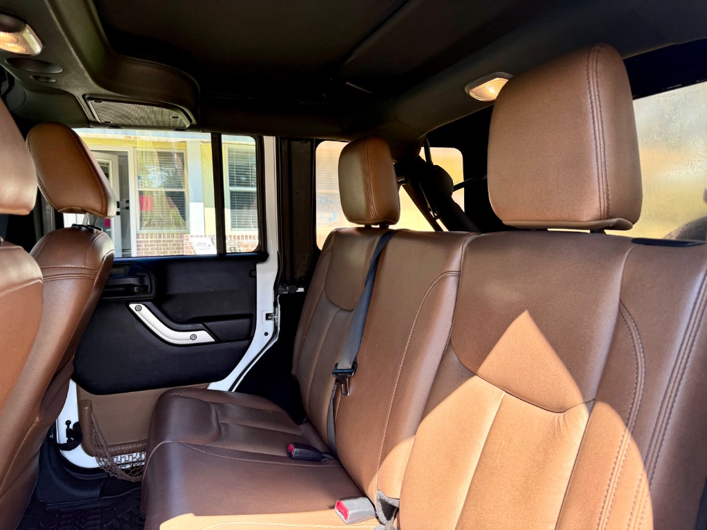 2016 Jeep Wrangler Unlimited Sahara - Photo 20