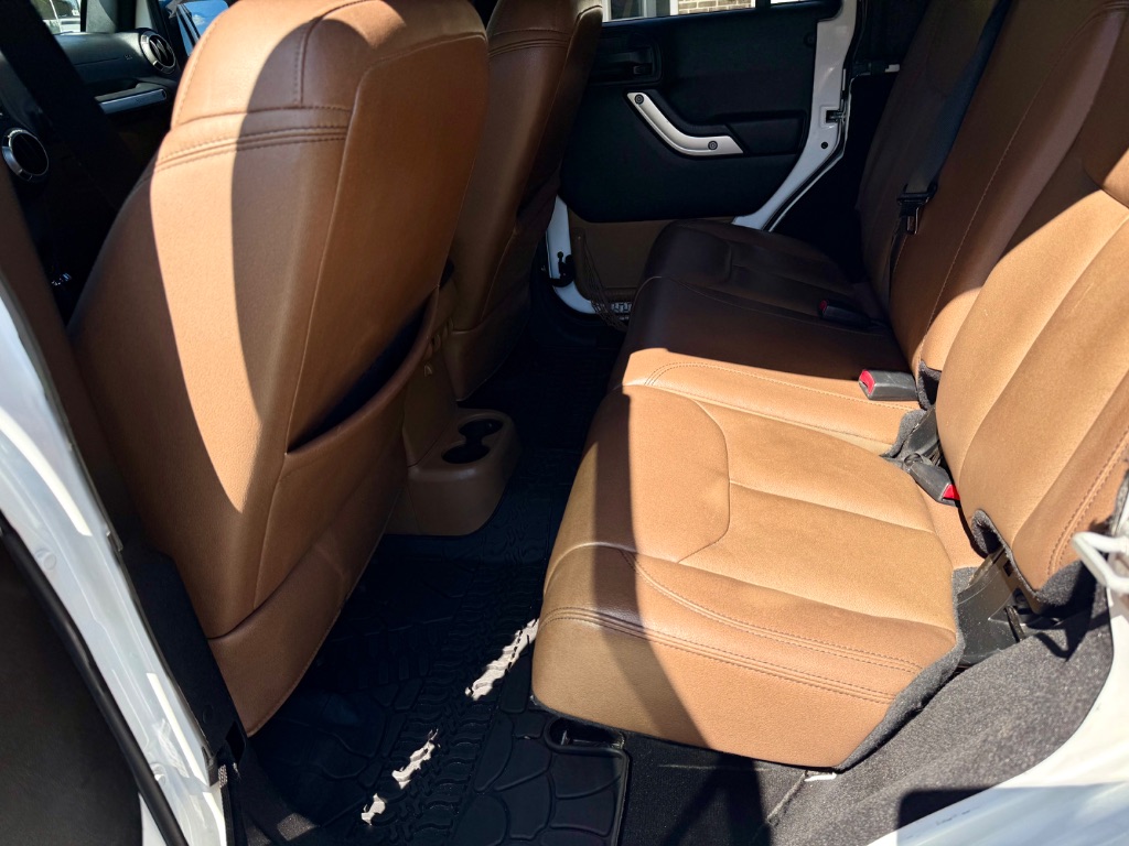2016 Jeep Wrangler Unlimited Sahara - Photo 21