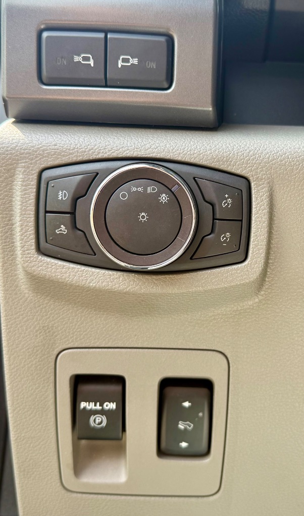 2019 Ford F-150 XLT - Photo 18